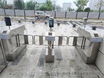 人臉識別+活體檢測：校園閘機的