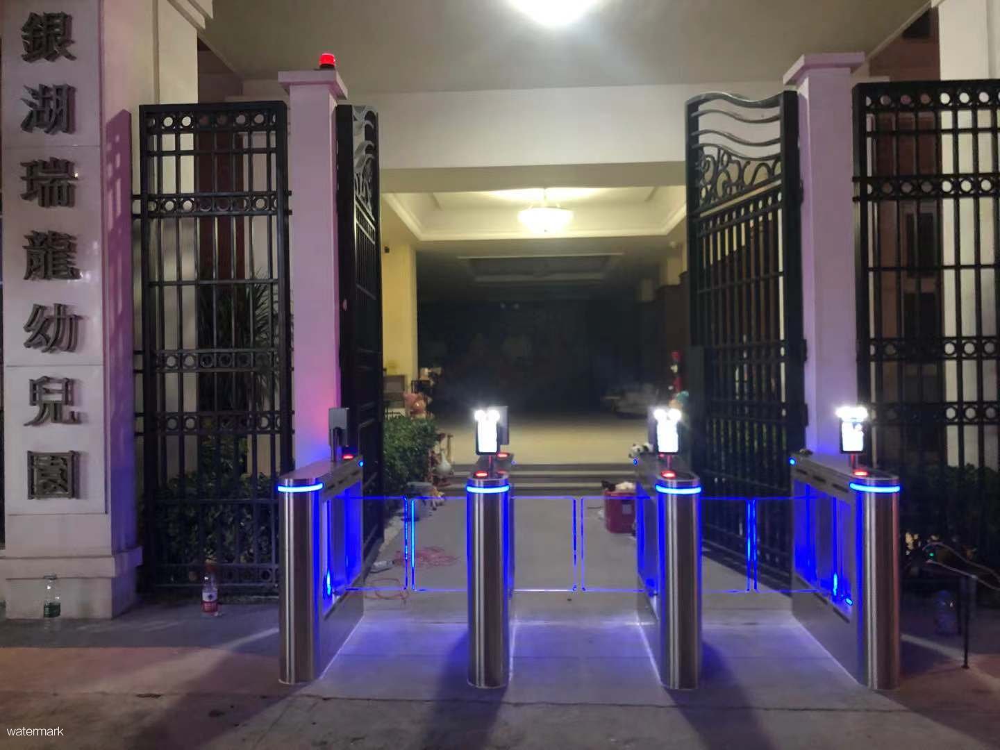 測溫識別健康碼閘機(jī)已成為幼兒園必不可少的防疫設(shè)備