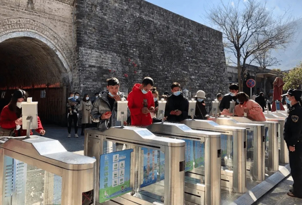景區(qū)實(shí)現(xiàn)人臉識別測溫門禁已成大趨勢