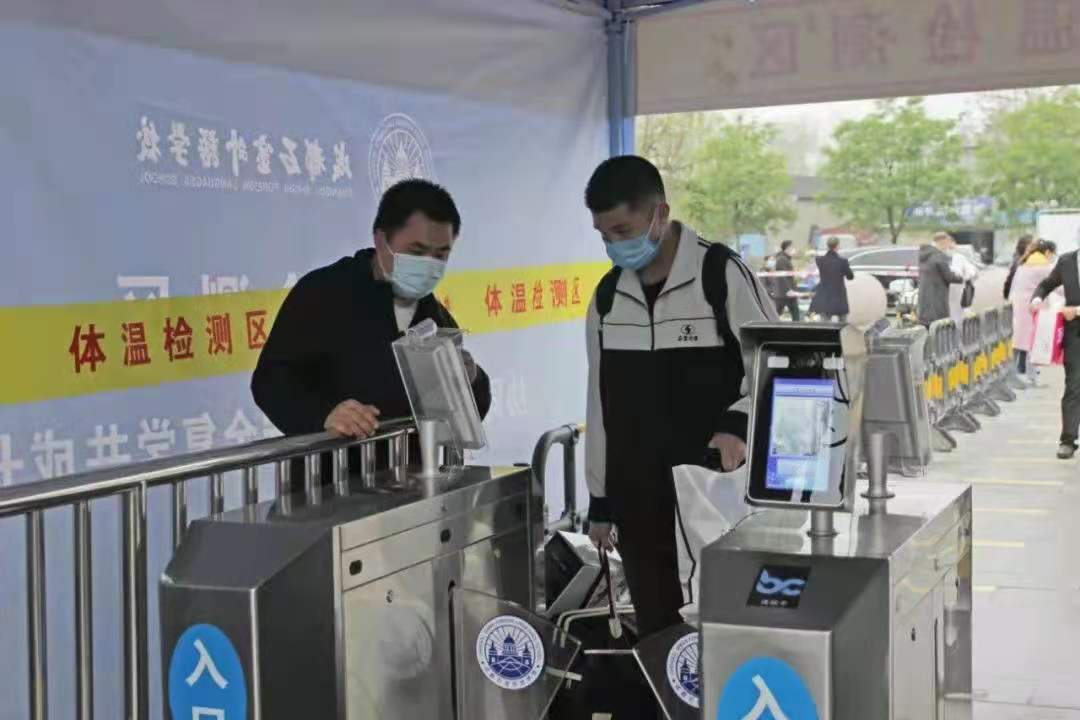 智能防疫門禁閘機(jī)自助核驗(yàn)有序過(guò)閘