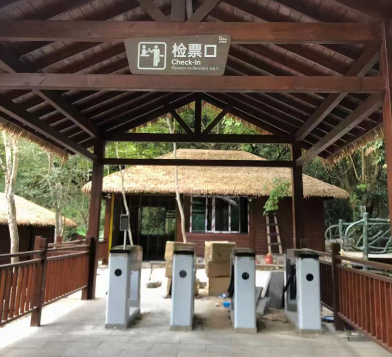 景區(qū)實(shí)名制人行通道檢票閘機(jī)成為現(xiàn)代旅游業(yè)必不可少的門禁設(shè)備